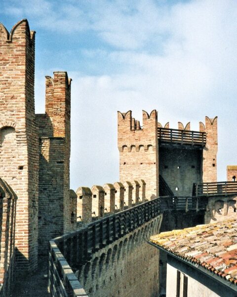 architecture-town-building-chateau-wall-cityscape-881217-pxhere.com